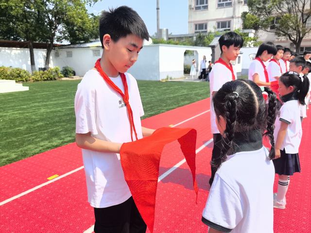 0E05435169F2B33ADE87A99553499BED.jpg